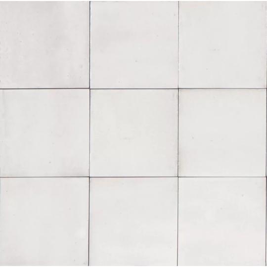 kismeretu rusztikus feher fenyes csempe konyha furdoszoba mediterran kezzel keszult mazas burkolat 15x15cm antikolt patinazutt hullamos.jpg